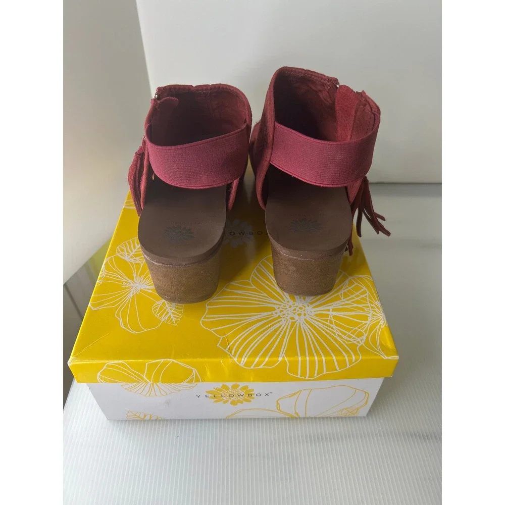 Yellow Box Sheridan Burgundy Embossed Floral Wedge Sandals Peep Toe Tassel 9 M
